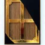 <p><strong>Coating: Solidified surface, chrome optics gold, sealed with clear coat<br />
</strong>Eckart Hahn, 2013, Goldchrom, Lack, Stoff, Nussbaum, 82 x 62 x 5 cm</p>
