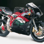 <p><strong>Ducati, Limited Edition, Sonderlackierung, mehrfach mit Klarlack versiegelt, spiegelpoliert</strong></p>
