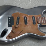 <p><strong>Guitar body wood, PS real metal caoting gunsmoke, polished, acrylic plate, PS real metal coating steel, patinated</strong></p>
