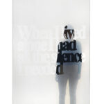 <p><strong>Beschichtung: 2-farbig, Lasur weiß, Spiegel, Aluminium</strong><br />
Monica Bonvicini, „Silence“, 2022, 150x100x1,7 cm [HxWxD]<br />
© Monica Bonvicini and VG-Bildkunst, Bonn 2022, Photo: Jens Ziehe</p>
