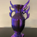 <p><strong>Coating:</strong> <strong>chrome optics purple, sealed with clear coat glossy</strong><br />
Niklas Jeroch, „Homo Homini Lupus“, 40x20x25cm, 3D-Print, 2023</p>
